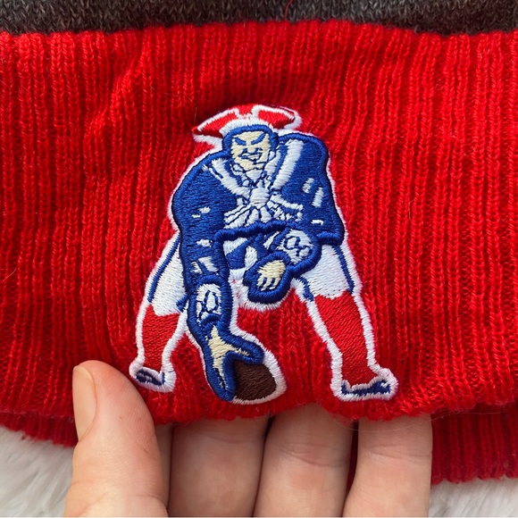 NEW ERA • Rare New England Patriots Sideline Knit Hat Pom Beanie - Picture 12 of 16